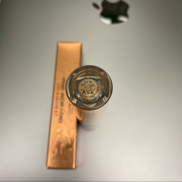 MAC “Out Of This Pearl” Lipglass - Picture 3 of 7